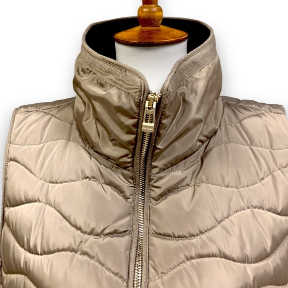 Like New Calvin Klein Performance Puffer Vest Ribbed Knit Side Panels Tan Black - Picture 7 of 15